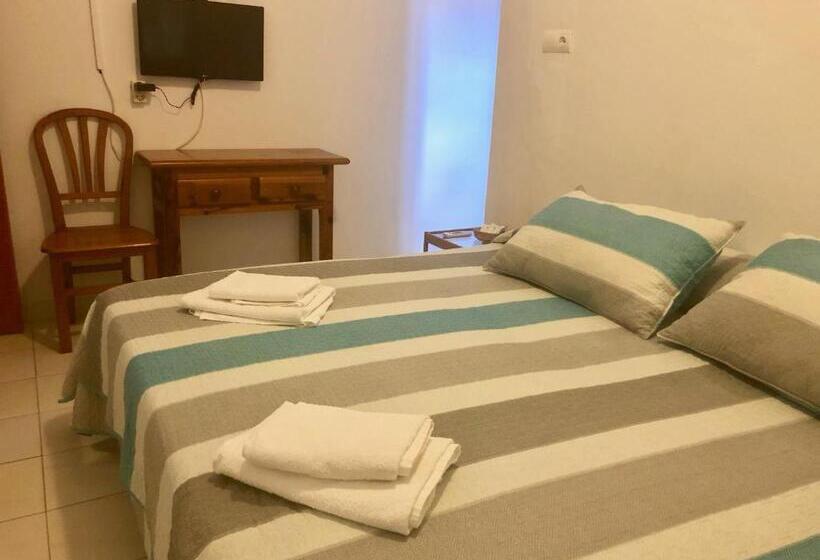 ペンション Ochomin Hostel