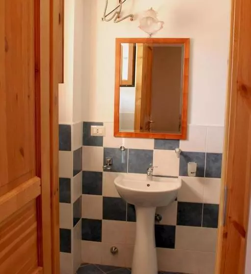 Hotelli Fontana La Pietra