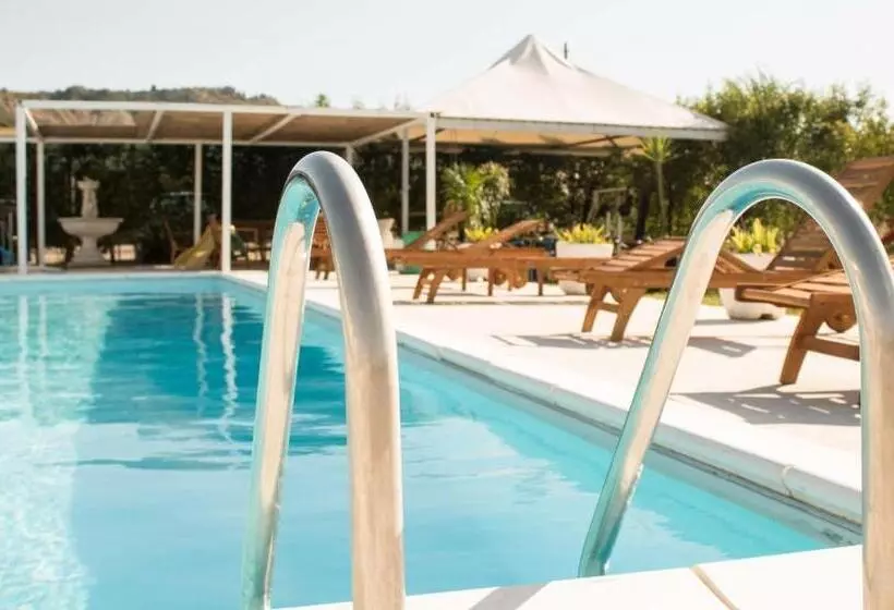 Hotelli Fontana La Pietra