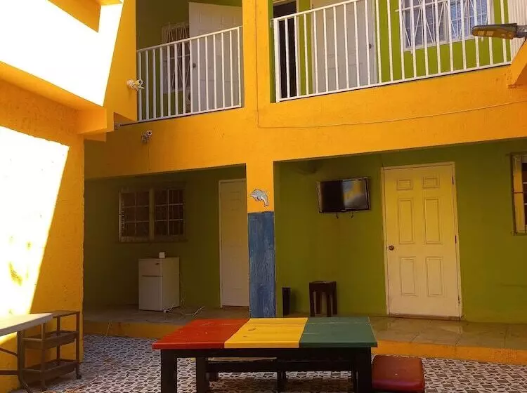 پانسیون Labrish Guest House