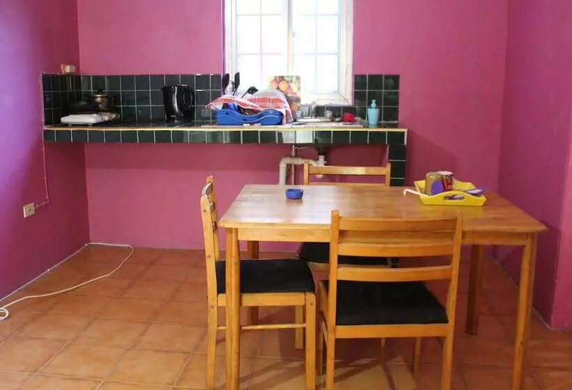 پانسیون Labrish Guest House