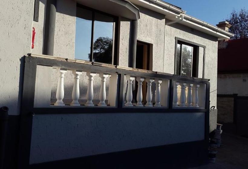 Pension Monarchy Guest House