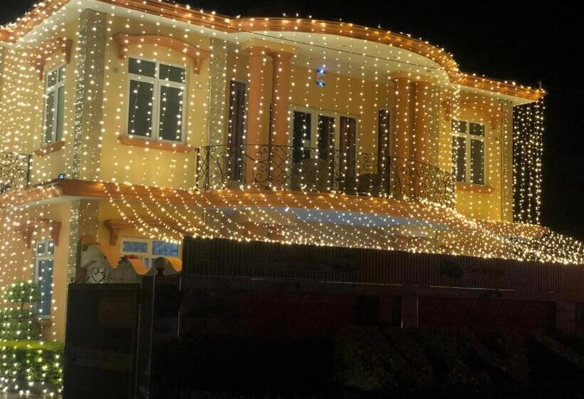 پانسیون Niv Villa