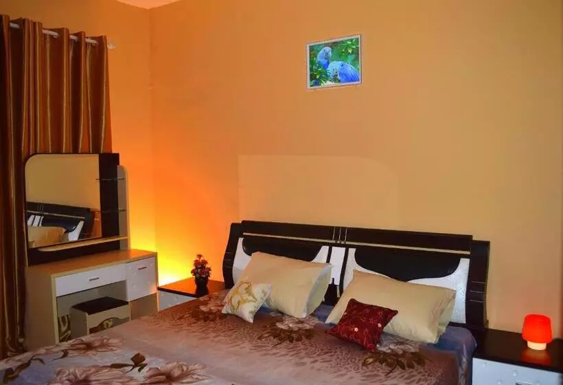 پانسیون Niv Villa