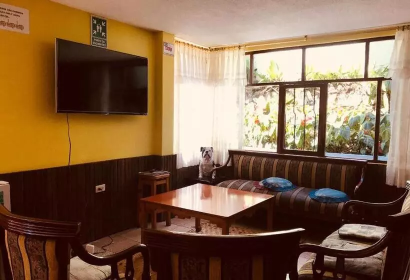 ユースホステル Hostal Princesa Maria
