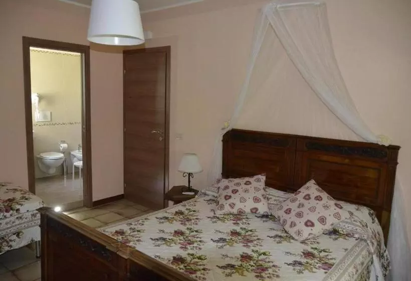 هتل Agriturismo Valle Verde