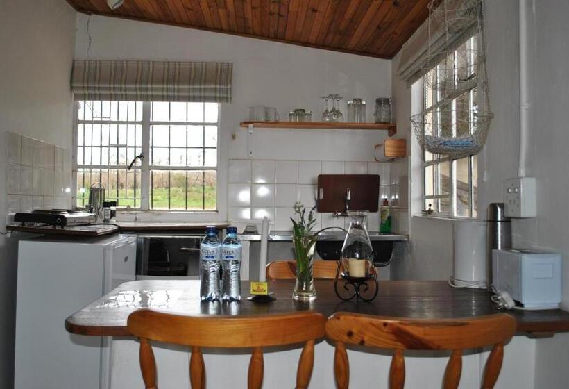 فندق Klondyke Cherry Farm