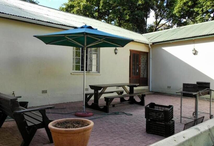 فندق Klondyke Cherry Farm