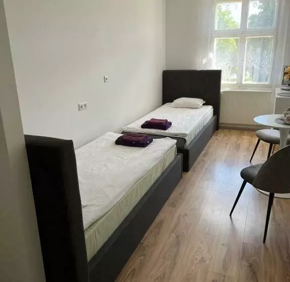 پانسیون Edgari Guesthouse