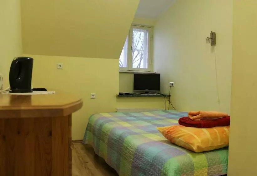 پانسیون Edgari Guesthouse