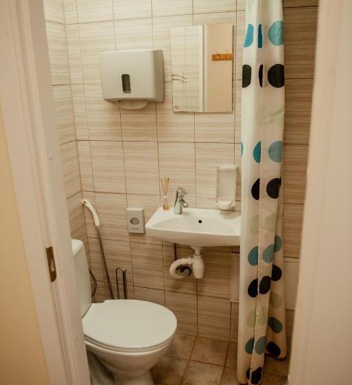 پانسیون Edgari Guesthouse