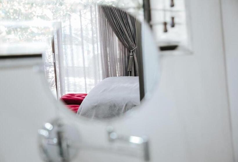 פנסיון The Symphony Guest House