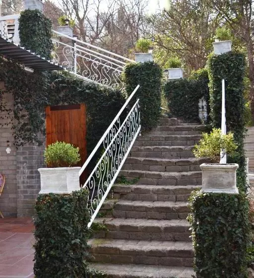 ペンション The Symphony Guest House