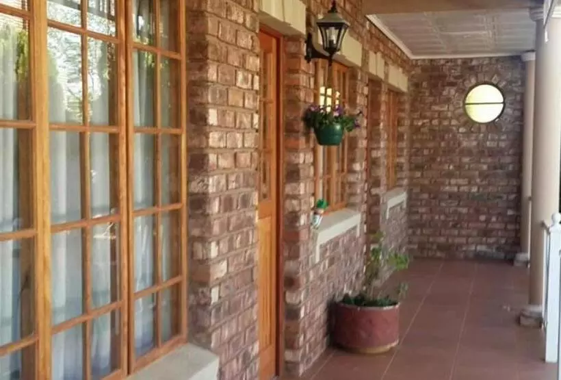 ペンション Camelot Estate Lodging