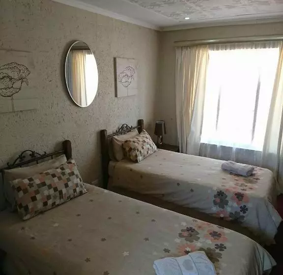 ペンション Camelot Estate Lodging