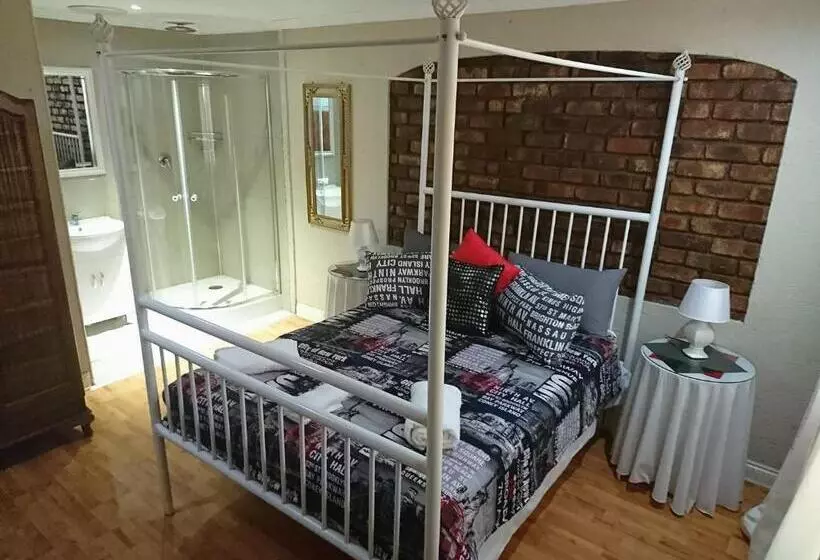 ペンション Camelot Estate Lodging