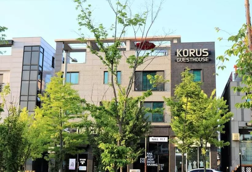 پانسیون Korus Guesthouse