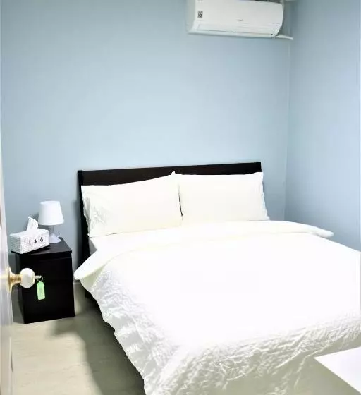 پانسیون Korus Guesthouse