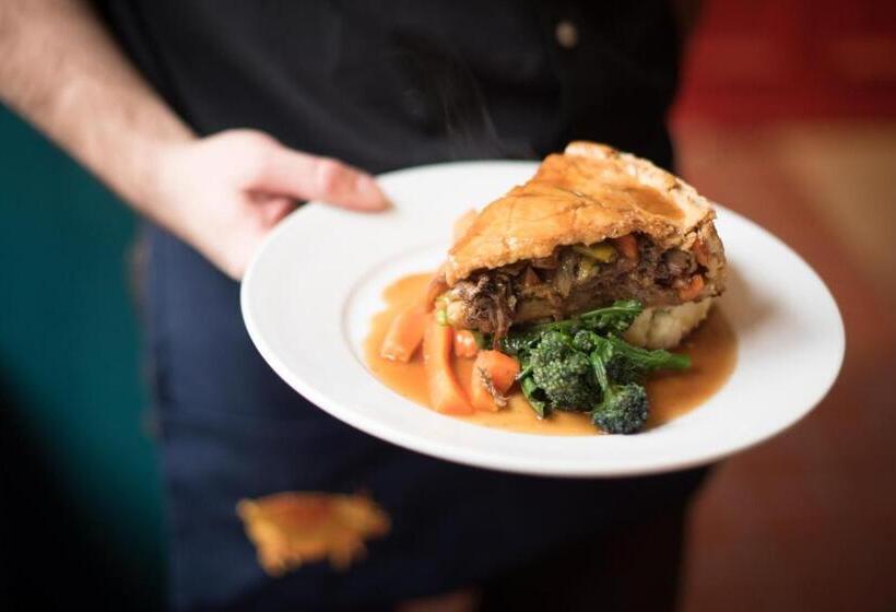 فندق Helen Browning's Royal Oak