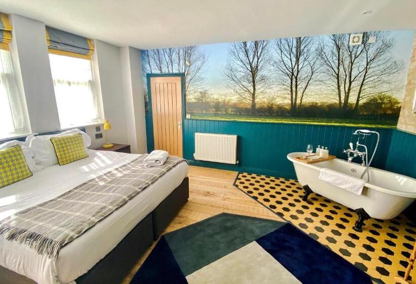 فندق Helen Browning's Royal Oak