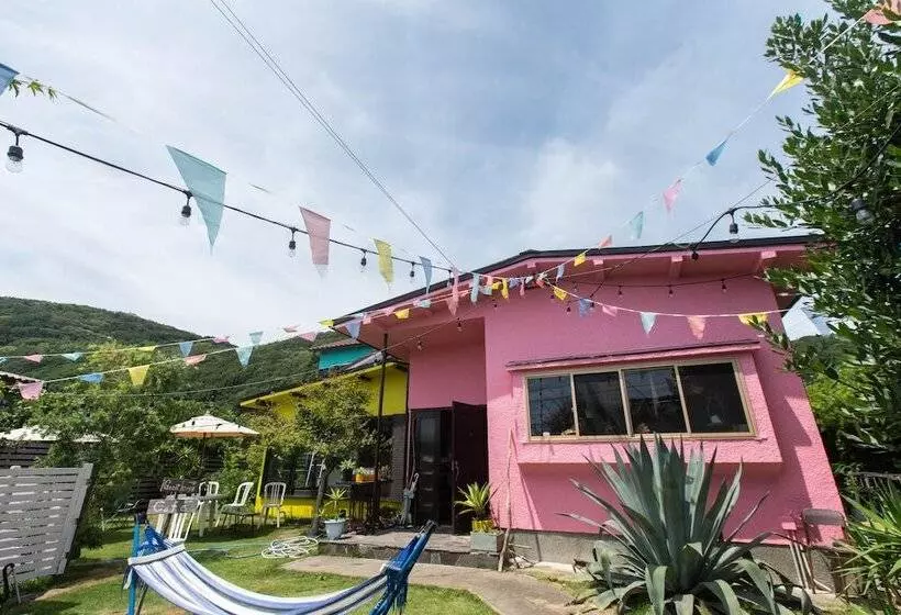 ペンション Cafe&guest House Kaede Hostel
