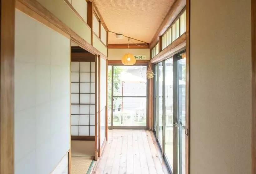 ペンション Cafe&guest House Kaede Hostel