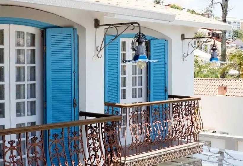 Majatalo Camboinhas Pousada Casa Das Janelas Azuis