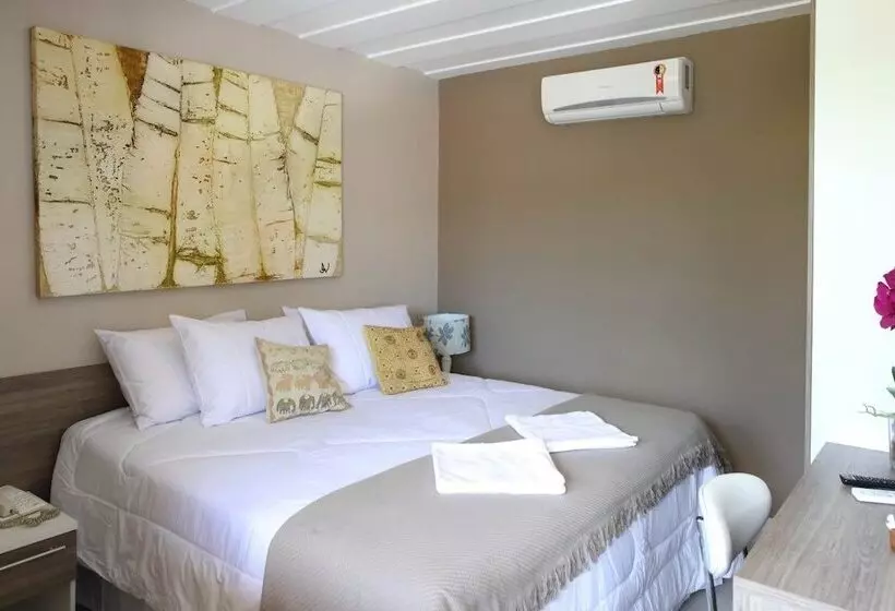 Majatalo Camboinhas Pousada Casa Das Janelas Azuis