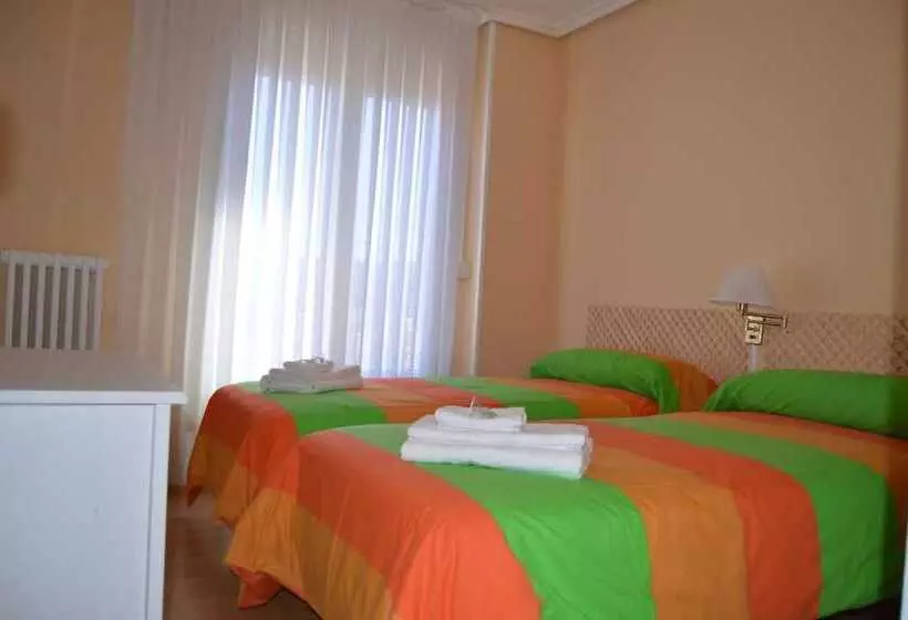 ペンション Hostal La Uva