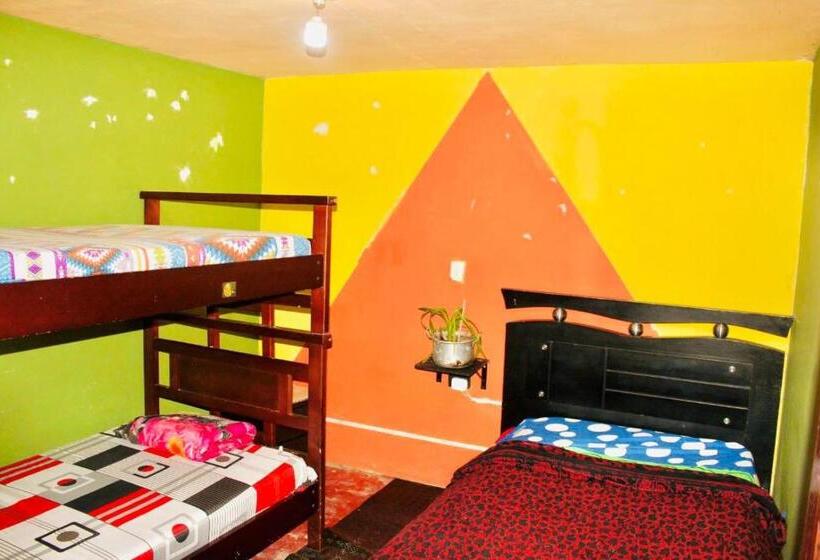 فندق صغير Hostal Música Y Arte