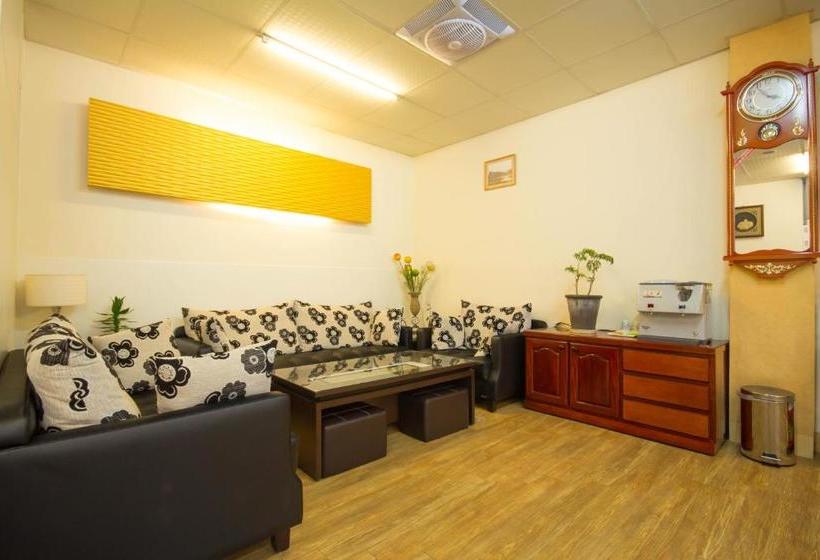 هاستل Hua-wang Business