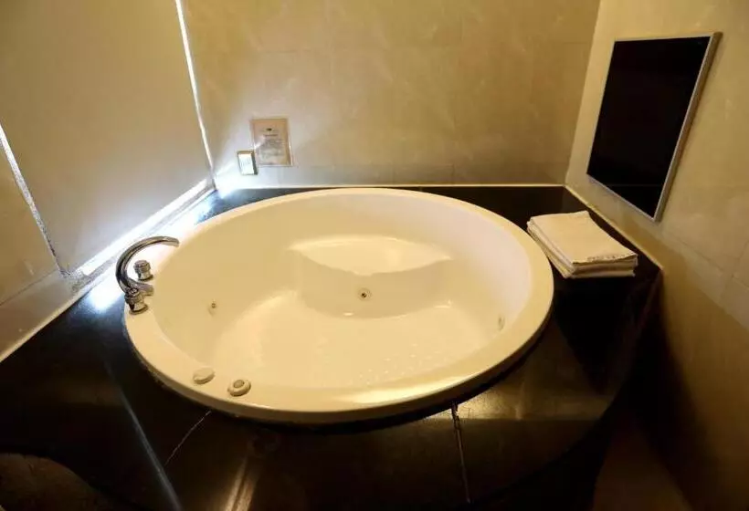 پانسیون Hua Jia Motel