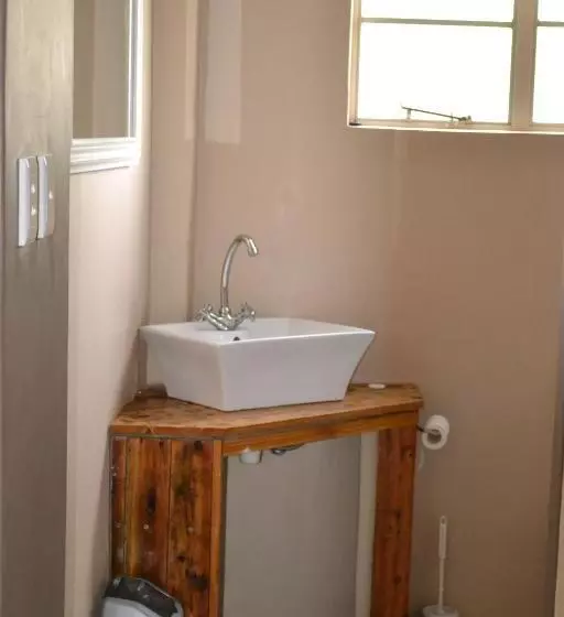 پانسیون Travel North Guesthouse