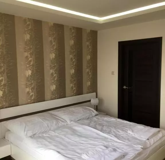 Aamiaismajoitus (B&B) Kristály Apartmanok