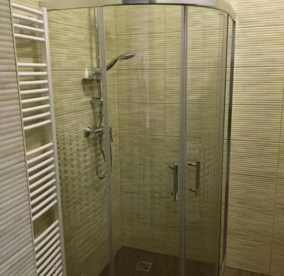 Aamiaismajoitus (B&B) Kristály Apartmanok