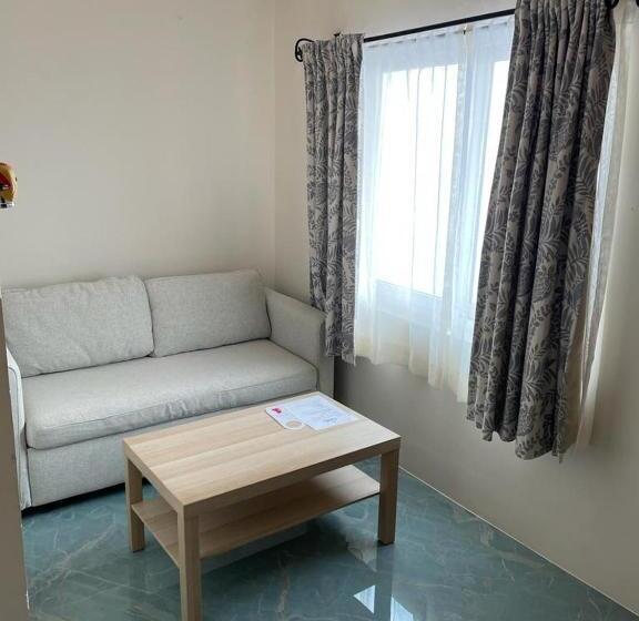 פנסיון Joets Guesthouse