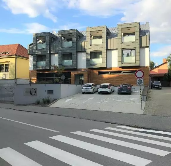 پانسیون Penzión V Inom Svete