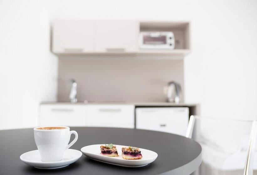 بنسيون Penzión V Inom Svete