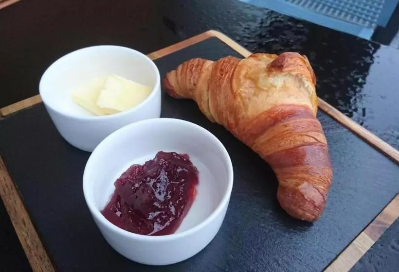 پانسیون Penzión V Inom Svete