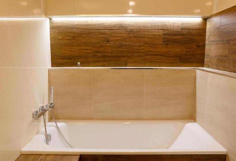 بنسيون Penzión V Inom Svete