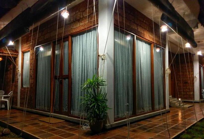 بنسيون Selavi Resort Bentota