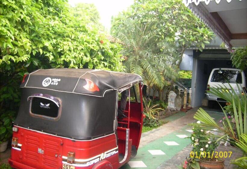 بنسيون Selavi Resort Bentota