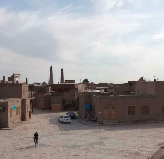 تختخواب و صبحانه Khan