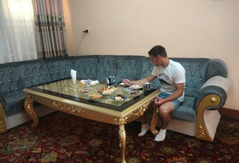 تختخواب و صبحانه Khan