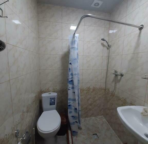 تختخواب و صبحانه Khan