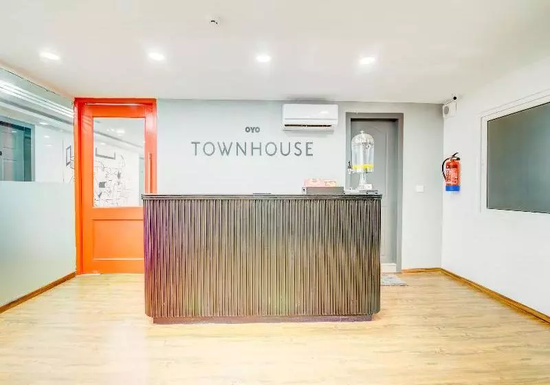 ホテル Oyo Townhouse 104 Koramangala Maharaja Signal