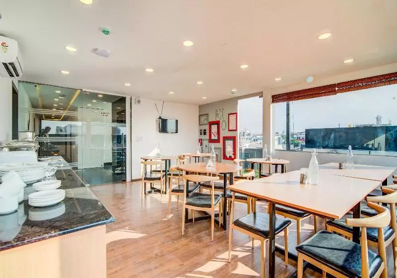 ホテル Oyo Townhouse 104 Koramangala Maharaja Signal