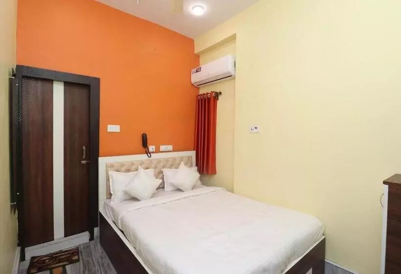 ホテル Pallyshree Guest House
