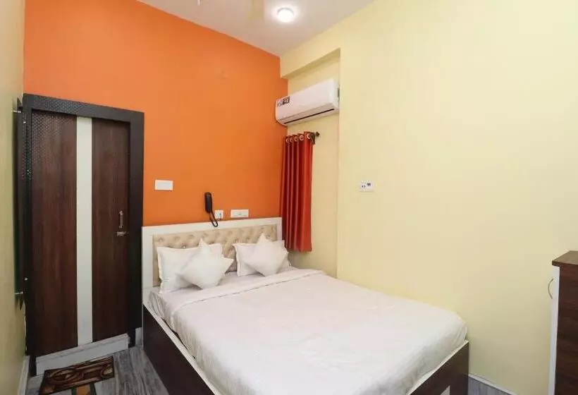 ホテル Pallyshree Guest House