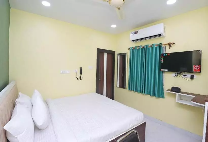 ホテル Pallyshree Guest House